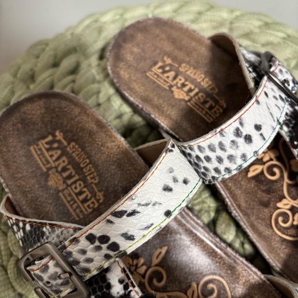 L’Artiste Kindness Gray/White Leather Floral Toe Ring Slide Comfort Sandal NWOB - Picture 6 of 10